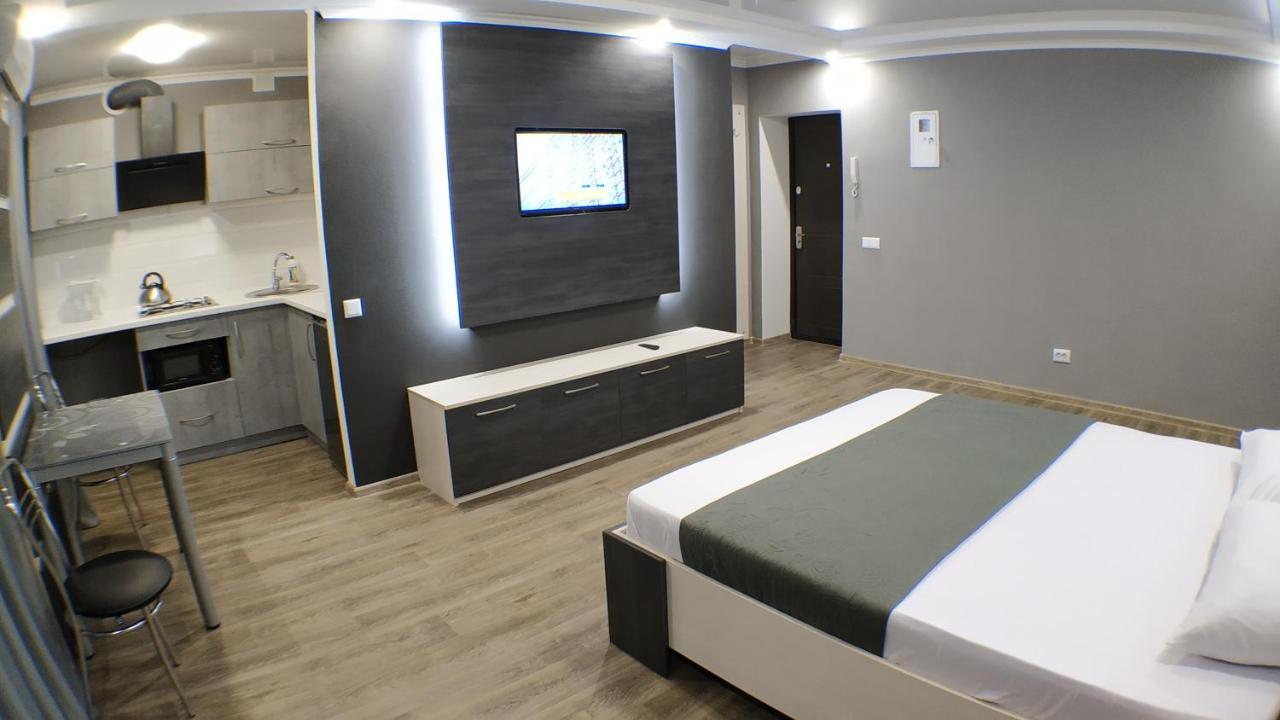 Двухкомнатный Люкс Центр Металлургов 19 Kr Apartments ครือวอยร็อก ภายนอก รูปภาพ
