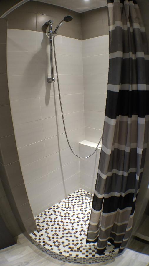 Двухкомнатный Люкс Центр Металлургов 19 Kr Apartments ครือวอยร็อก ภายนอก รูปภาพ