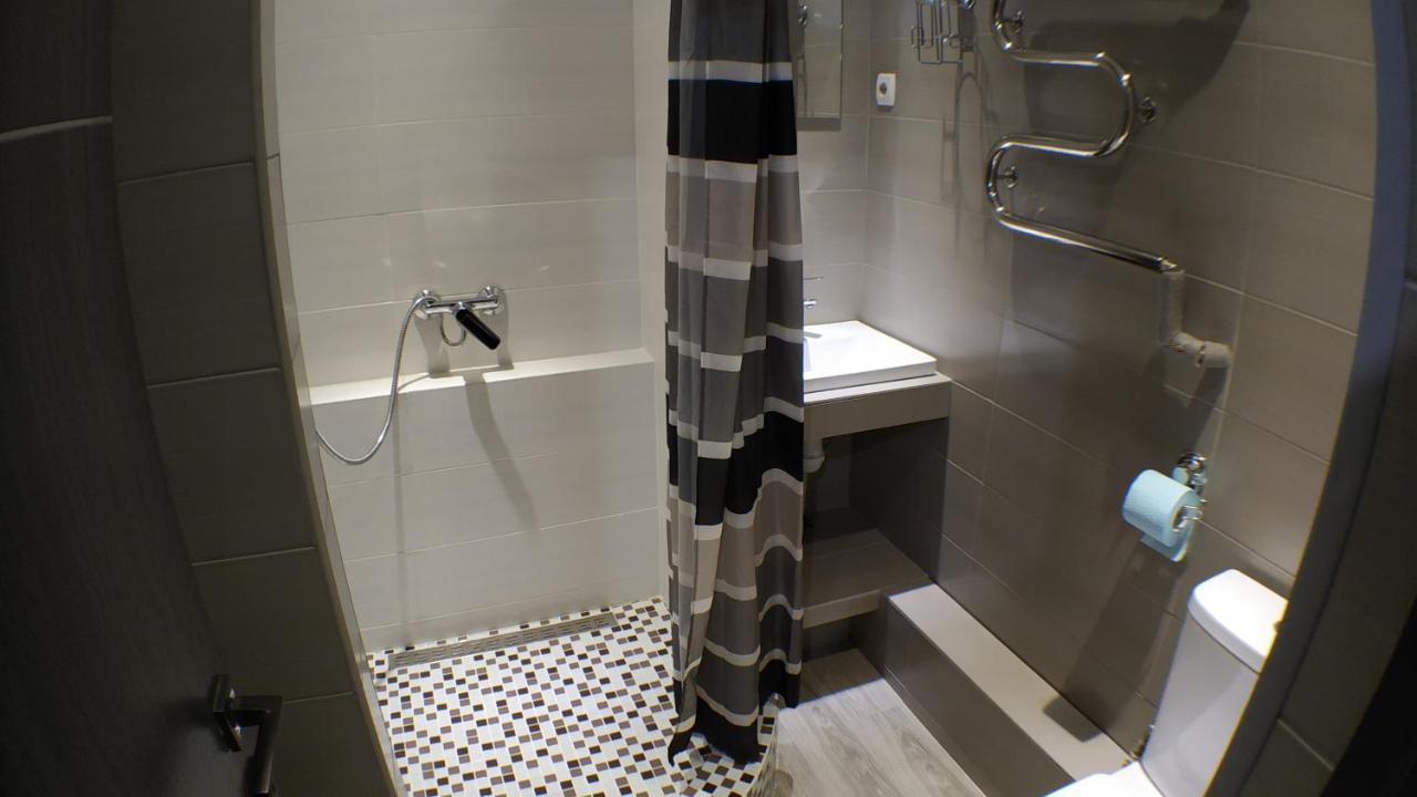 Двухкомнатный Люкс Центр Металлургов 19 Kr Apartments ครือวอยร็อก ภายนอก รูปภาพ